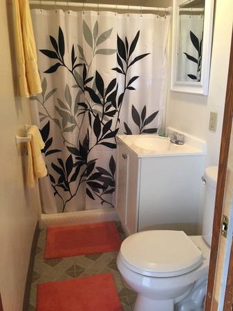 $1,850 / 1br - Private and Peaceful Cottage (Beverly Glenn)63809643008385122
