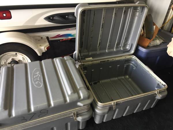 Large Storage boxes / Transport Boxes - HDPE Plastic w Latches 1