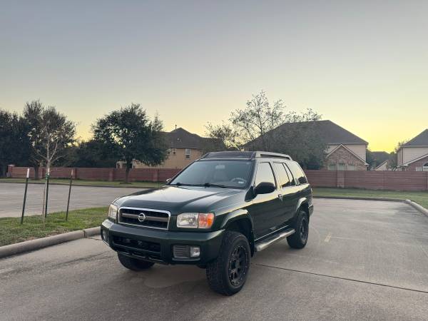 2002 Nissan Pathfinder SE Automatic Good Condition 1