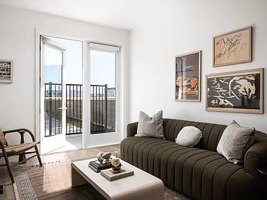 $550 / 1br - Welcoming home with bedroom and private bath available today (Omaha)63681659844609121
