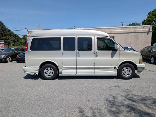 2006 GMC Savana Conversion Van – Vida al estilo RV - Limited SE - $12,995 (Carlisle)63613628407555123