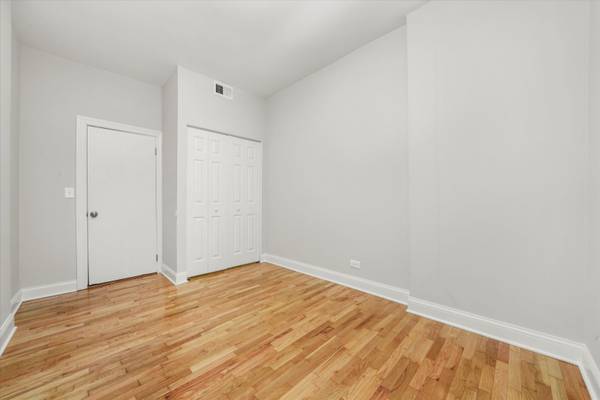 $2,995 / 3br - 1300ft2 - HUGE LOGAN 3 BED! (Logan Square)64041645804289123