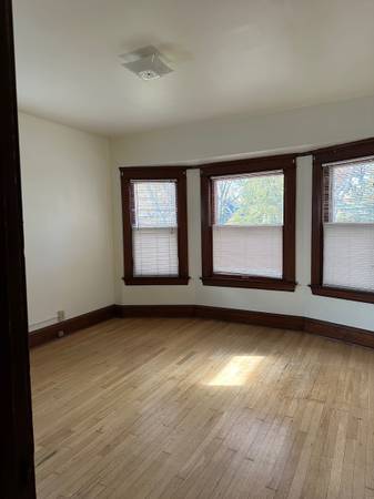 $1,250 / 2br - 1200ft2 - Duplex (Cleveland)63860363724417120