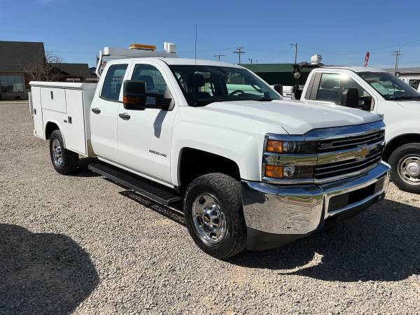 2017 Chevrolet K2500 - Photo 3