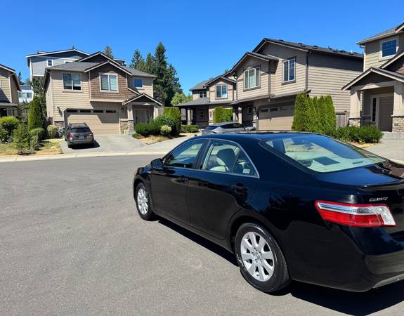 2010 Toyota Camry híbrido - Muy pocos kilómetros - $9,200 (Edmonds)63613954601347122