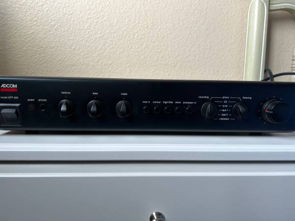 Adcom Preamplifier GFP 565 1