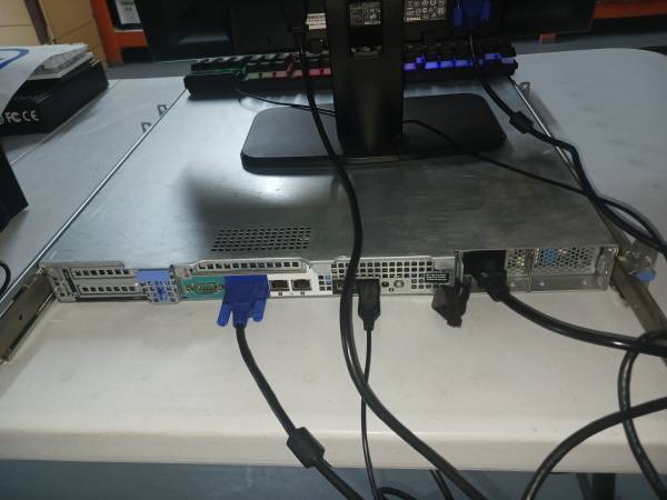 SERVER Dell Poweredge R320 H310mini RAID +2X500 GB DRIVES XEON 6CORES - $129 (Kennedale TX)63471252262531121