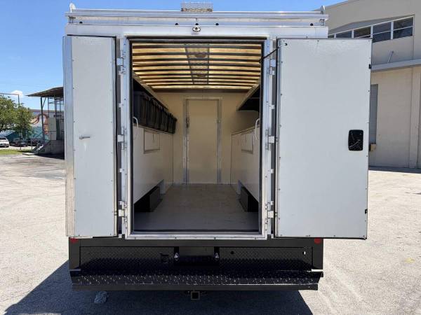 2022 Ford E-SERIES E 350 - Photo 12