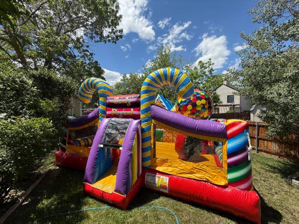 Candy themed Inflatable Bounce House / Slide – Great Condition 1