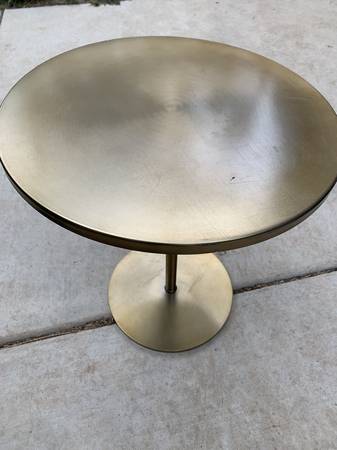 Brass accent table.........T 69 1