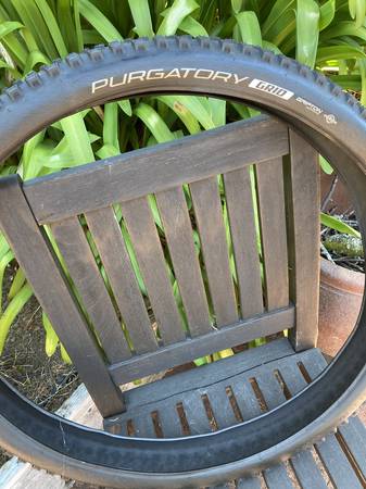 Specialized Purgatory Mt. bike Tire, 27.5 x 2.6 1
