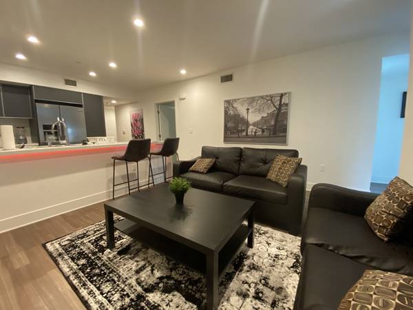 $1.550 / 4 habitaciones - 1300 pies² - Suite amueblada con baño privado (Hollywood)63470384814723121