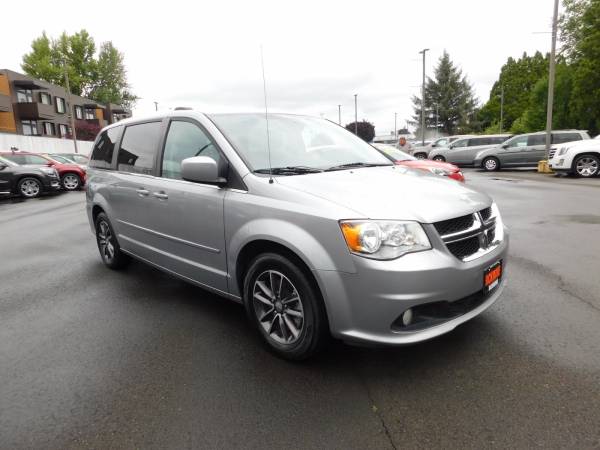 2017 Dodge Grand Caravan Passenger  SXT Minivan 4D Minivan 1