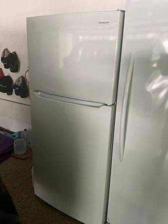 Refrigerator 1