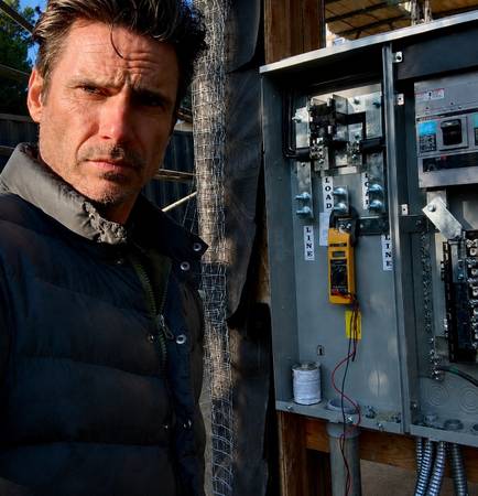 ☘️ LICENSED ELECTRICIAN - REMODELS - NEW PANELS - EV CHARGERS 1