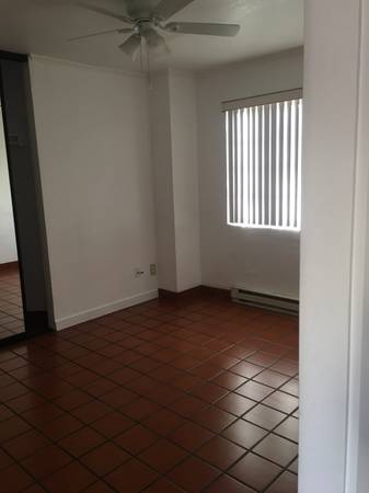 $1,850 / 1br - Large Downstairs Corner Unit - 1b/1b w/Parking (Old Town)63933114754434124