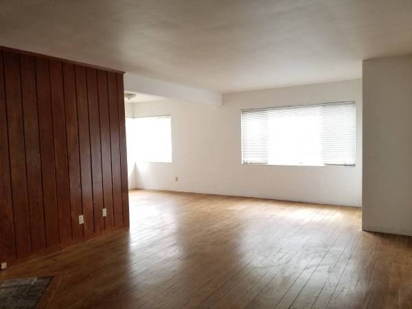 Large 2-Bed 1-Bath Berkeley Apartment near Campus 1