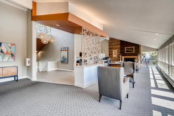 $1,888 / 2br - 986ft2 - Unbeatable 2 BR/1.5 BA with Patio & Fitness Center Access63786756301697122