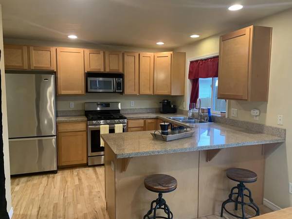 $1,250 / 2br - //-Adorable 2 Bedroom/1 Bath home--In the heart of Bellingham. (Bellingham)63935190091907121