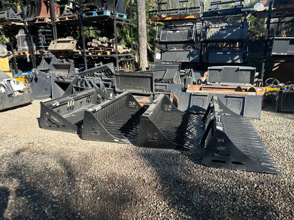 Skid steer skelton rock bucket attachment 1