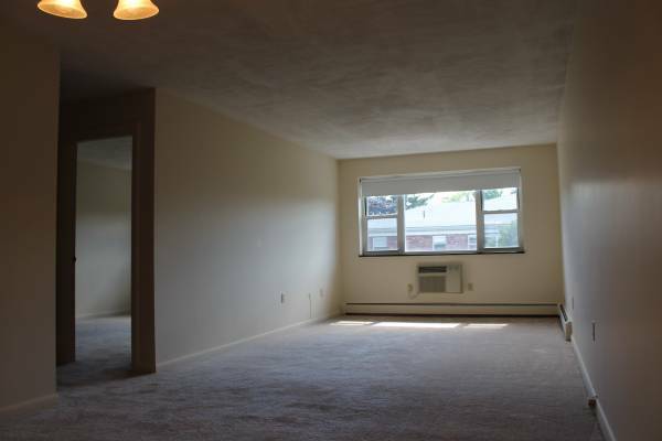 $2,250 / 1br - Heat and Hot Water Incl -  1 bedroom available in Newton- Auburndale (Newton)63620219506433121