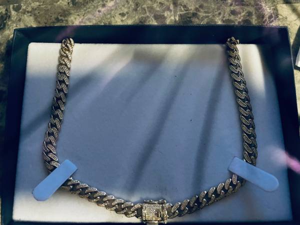 10k gold Cuban necklace 1