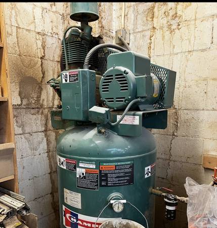 Champion Air Compressor - Single Phase 30 Amp - Can Demo 1