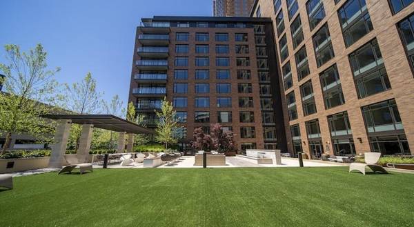 $2,211 / 1br - 839ft2 - Large Kitchen Pantries, Refrigerated Lockers For Food Deliveries (Downtown Portland)63672547677059124