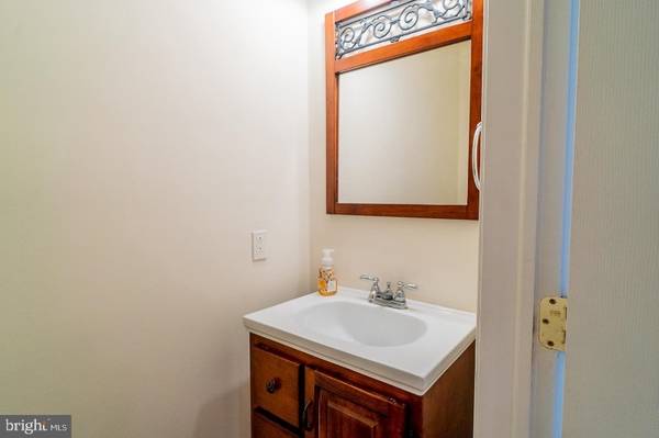 $4095.00 / 4br - 3200ft2 - Spacious home near heart of University City64024499250178122