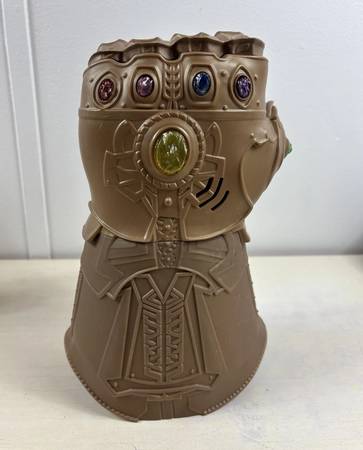 Thanos Infinity Gauntlet Lights Up, Sound Effects 1