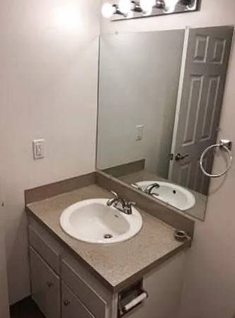$1,300 / 2br - MOVE-IN READY - WD Hookup + Upgraded Flooring, Updated Throughout (Salem on Browning Ave)63660444307331123