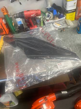 GM SAIL PANELS INSIDE INTERIOR 1