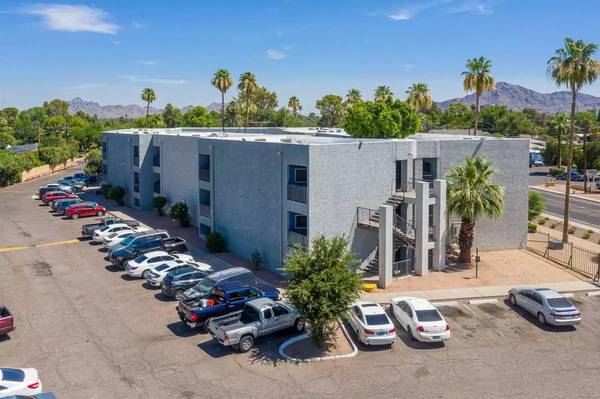$1,550 / 2br - 1080ft2 - Vive grande, sueña más grande: ¡Disponible amplio de 2 habitaciones, 2 baños! (Phoenix - Gateway Community College)63623896687617123