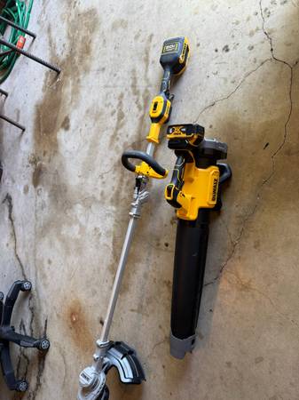20V MAX Cordless Battery Powered String Trimmer & Blower Combo Kit with (1) 5 Ah 1