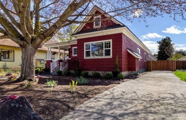 $1850.00 / 3br - 1535ft2 - Spacious 3BR House Steps from Pioneer Park63975028786435121