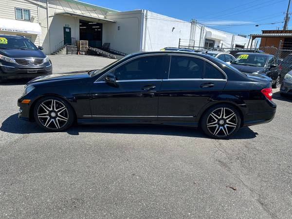 2013 Mercedes-Benz C-Class 4dr Sdn C 300 Sport 4MATIC - $8,995 (Lynnwood Washington)63622986959363122
