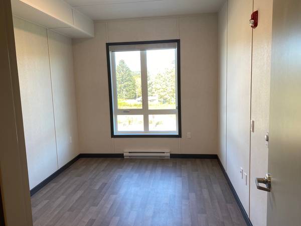 Sooke – 2 bedroom Charters – October 15, 2026 - ONE MONTH FREE RENT 5
