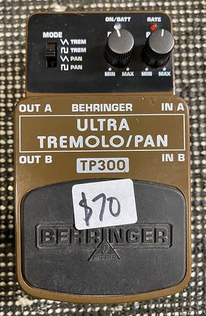 Behringer Ultra Tremolo/Pan TP300 - musical instruments - by