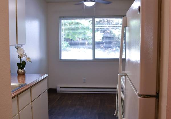 $1,365 / 2br - Espacio separado para comedor, área de juegos + MES GRATIS y $500 DE DESCUENTO - 2 habitaciones (Wilkes-East)63914740643203122