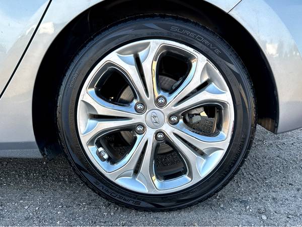 2015 HYUNDAI ELANTRA GT - SHARP AND SPORTY HATCHBACK!! - $6,500 (San Diego)63440629971201123