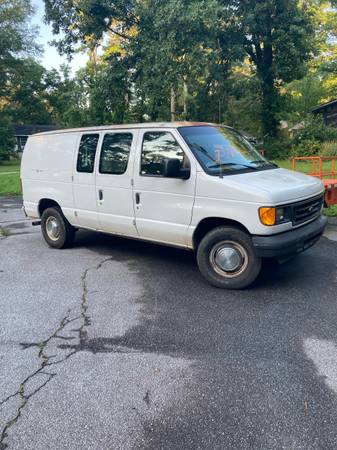 2004 Ford E250 Van - $3,600 (Jonesboro)63612732069507120