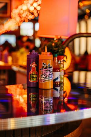 Gene's - Pit Master and Prep -  Day and Night - Equipo de Gene’s 1
