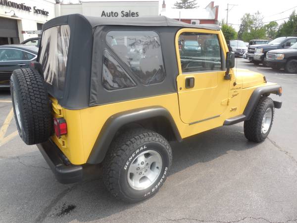 2000 Jeep Wrangler 4.0L Automatic 4x4 Hard Top Like New - $13 (Downers Grove)63618847587331124