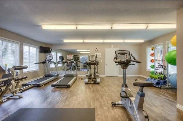 $1,840 / 2br - 922ft2 - Stainless Steel Appliances, Sauna, Spa, Great Fitness Room (Bethany)63841707214723121