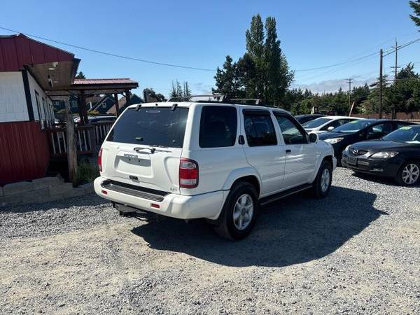 2000 Nissan Pathfinder LE 4WD - $3,999 (Lynnwood, WA)63469736373507122