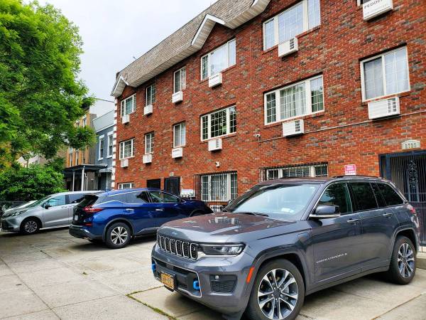 $1,599,000 / 7br - 3 family with Private Parking, in great shape (Walk to Prospect Park & Subway)63689898988801123
