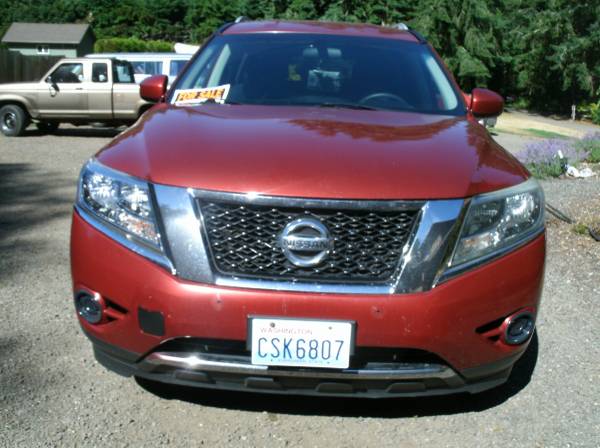 2016 Nissan Pathfinder 4x4 - $8,900 (POULSBO)63617157184771120