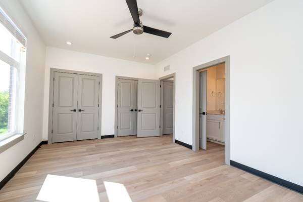 $2499.00 / 3br - 2008ft2 - Stunning 3 Bed 3 Bath Townhome64022450918529124