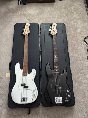 Fender MIM Precision Basses With Hardshell Case 1