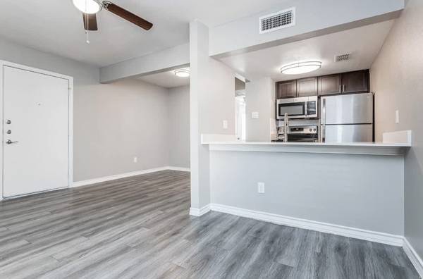 $750 / 480ft2 - Estudio es el camino a seguir !!! Descubre más para obtener las mejores tarifas ! (6603 E Lovers Ln, Dallas, TX)63796578183297120